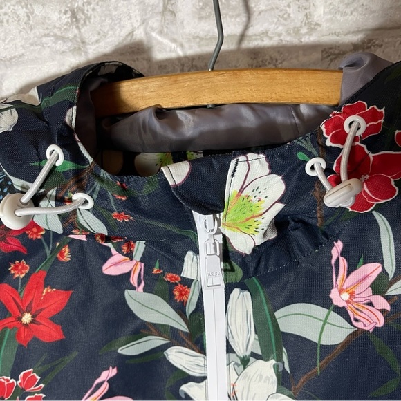 NUAGE Jacket Women’s Sz M Navy Floral Waterproof with Patch Pockets NWOT - Picture 3 of 11